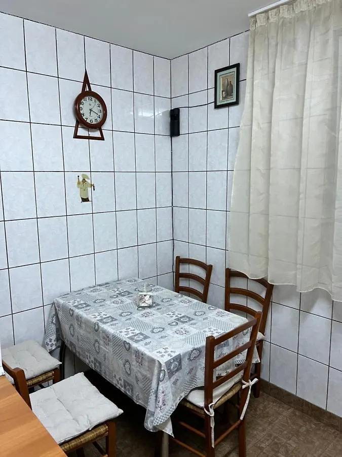 Apartment Apartament 3 Camere, Dotat Cu Toate Utilitatile Bucharest